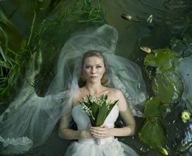 Kirsten Dunst in MELANCHOLIA di Lars von Trier. Tra Saturno e i preraffelliti